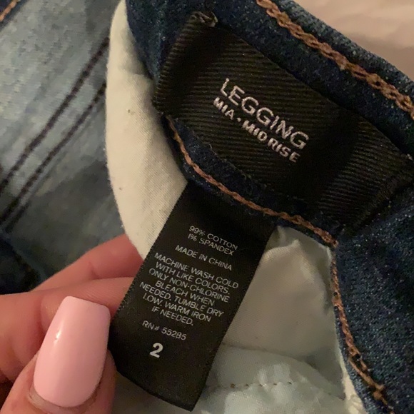 Express jeans size 2, distressed legging - Picture 3 of 6